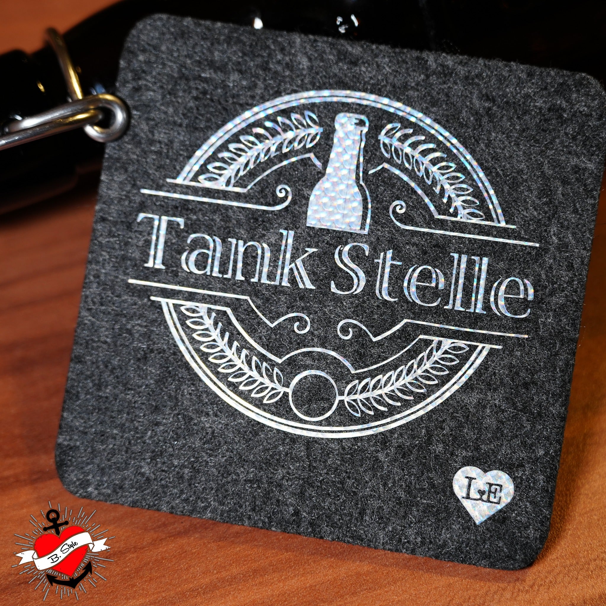 Untersetzter mit Schriftzug Tank Stelle