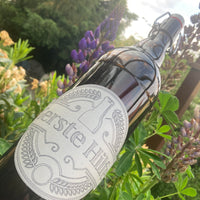 Bieretiketten, Plotterschriftzug Gerste Hilfe auf einer Bierflasche