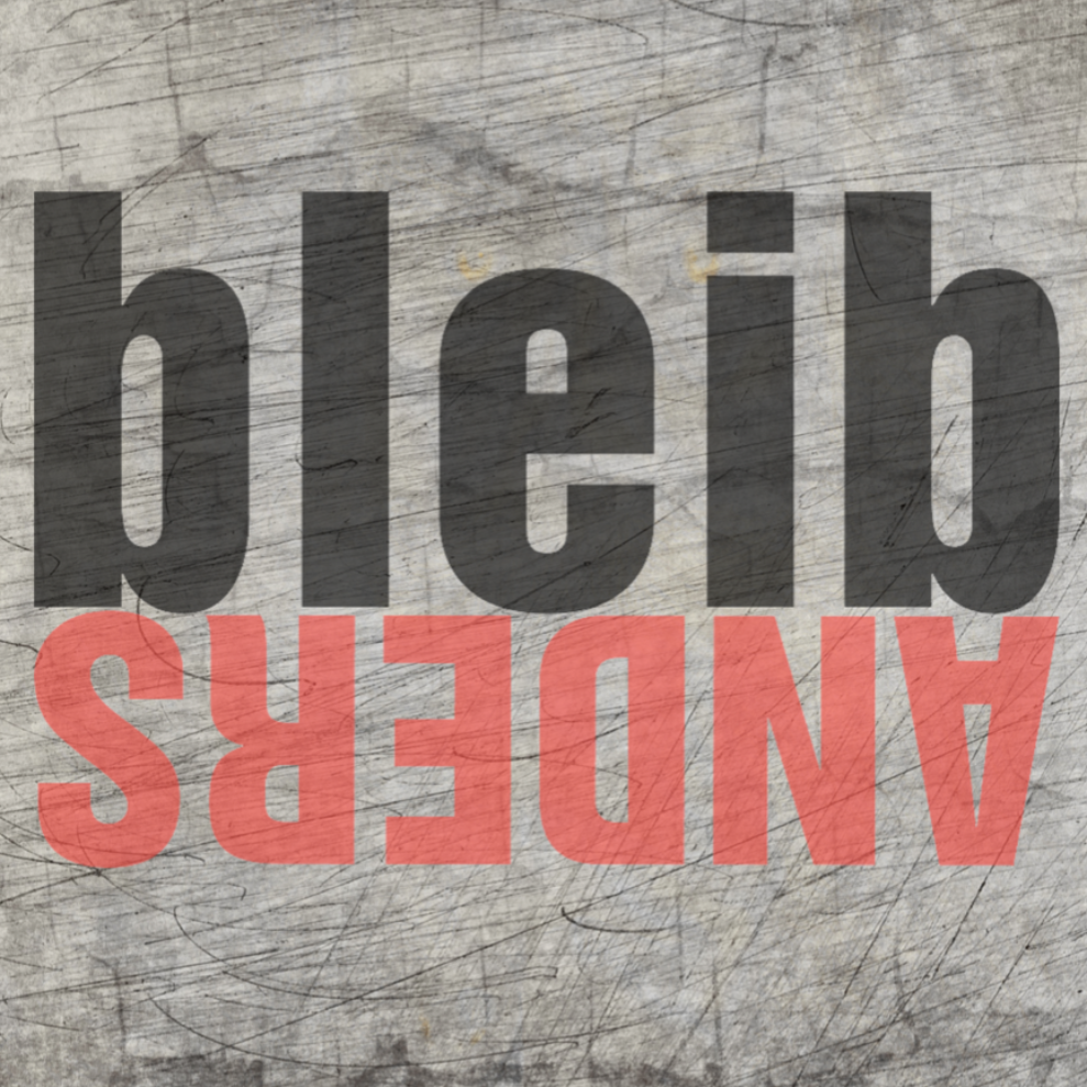 Stylisches Design der "bleib ANDERS" Laserdatei von easy-sticks, präsentiert in markanter Typografie auf einer rauen Oberfläche.