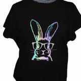 Buntes T-Shirt mit dem Bunny Hasen Motiv von easy-sticks, das einen Hasenkopf mit Brille in metallischen Farben darstellt.
