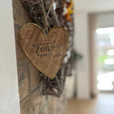 Herz aus Holz mit dem Spruch 'GLÜCKSMOMENTE ZIETKRAFT FREUDE' als Wanddekoration, ideal für ein gemütliches Zuhause, von easy-sticks, Rub on UV Sticker randlos Home 3 A5.