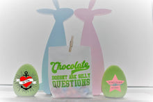 Lade das Bild in den Galerie-Viewer, Chocolate doesn´t ask silly questions schokolade plotteridee plotter diy geschenkidee
