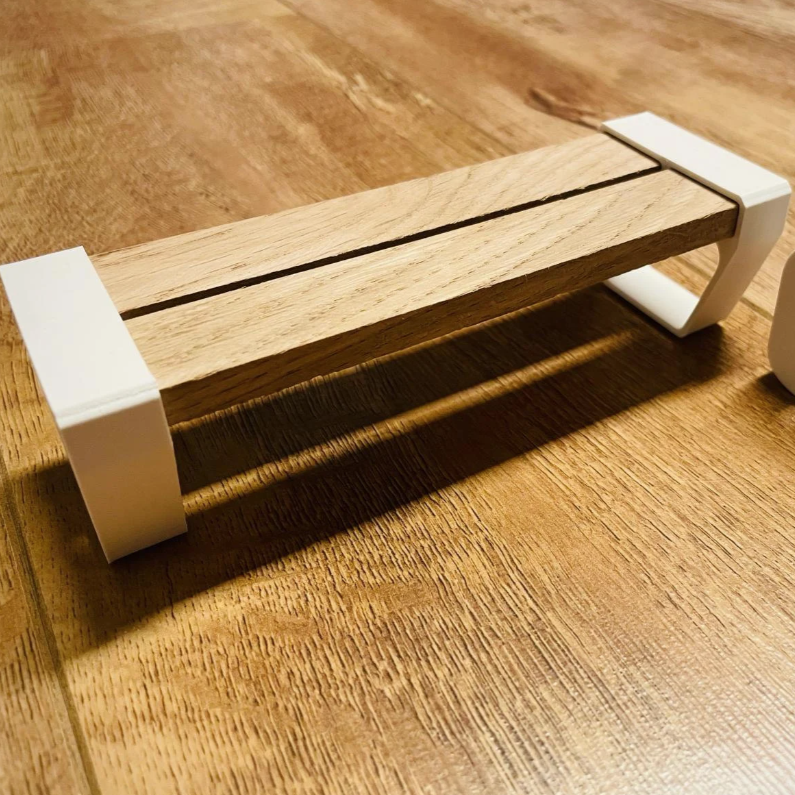 Holzbank mit minimalistischem Design von easy-sticks, passend für 3D Drucker, Bank Edge Design 01