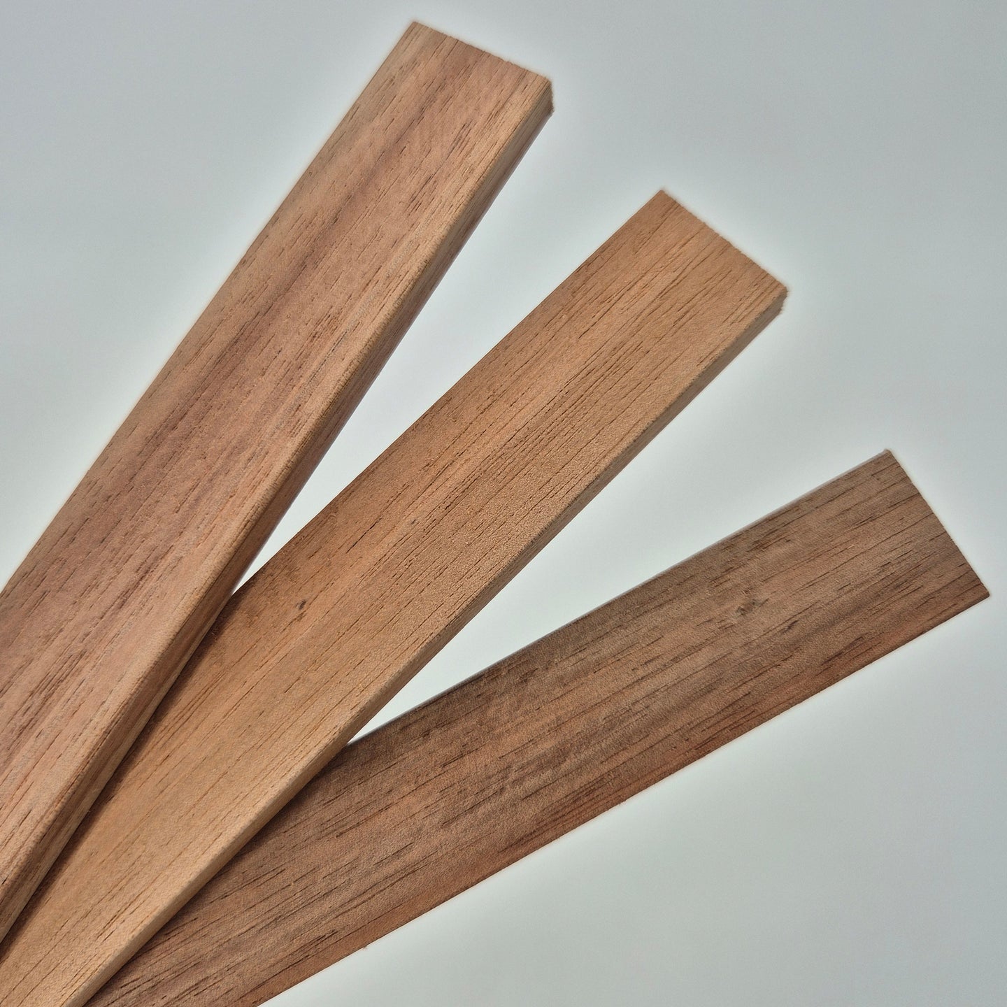 Wunderschöne Easy-Sticks 5.0 Akazienholz mit abgerundeten Ecken in der Detailansicht