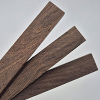 Easy-Sticks Eiche Dark 16 cm Klötzchen Bastelholz in dunkel - hier zu sehen sind 3 Stück nebeneinander