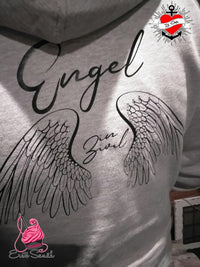 Engel in Zivil Plotterdatei Engelsflügel auf grauen Pullover geplottet