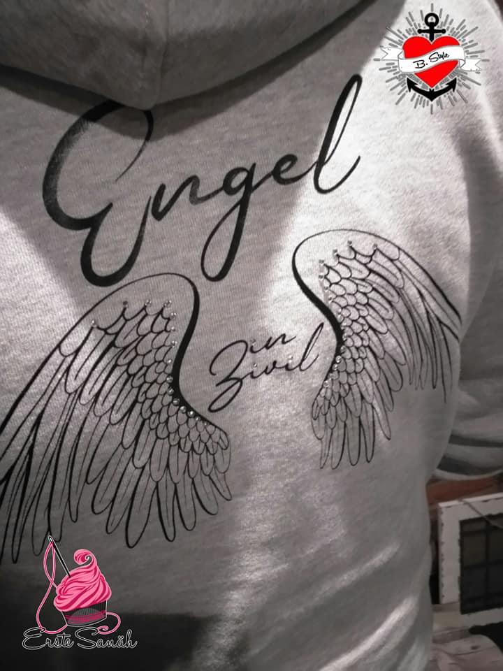 Engel in Zivil Plotterdatei Engelsflügel auf grauen Pullover geplottet