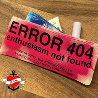 Praktisches Etui mit dem Aufdruck "ERROR 404 enthusiastic not found" von easy-sticks, perfekt für Stifte, Kosmetik oder kreative Utensilien.