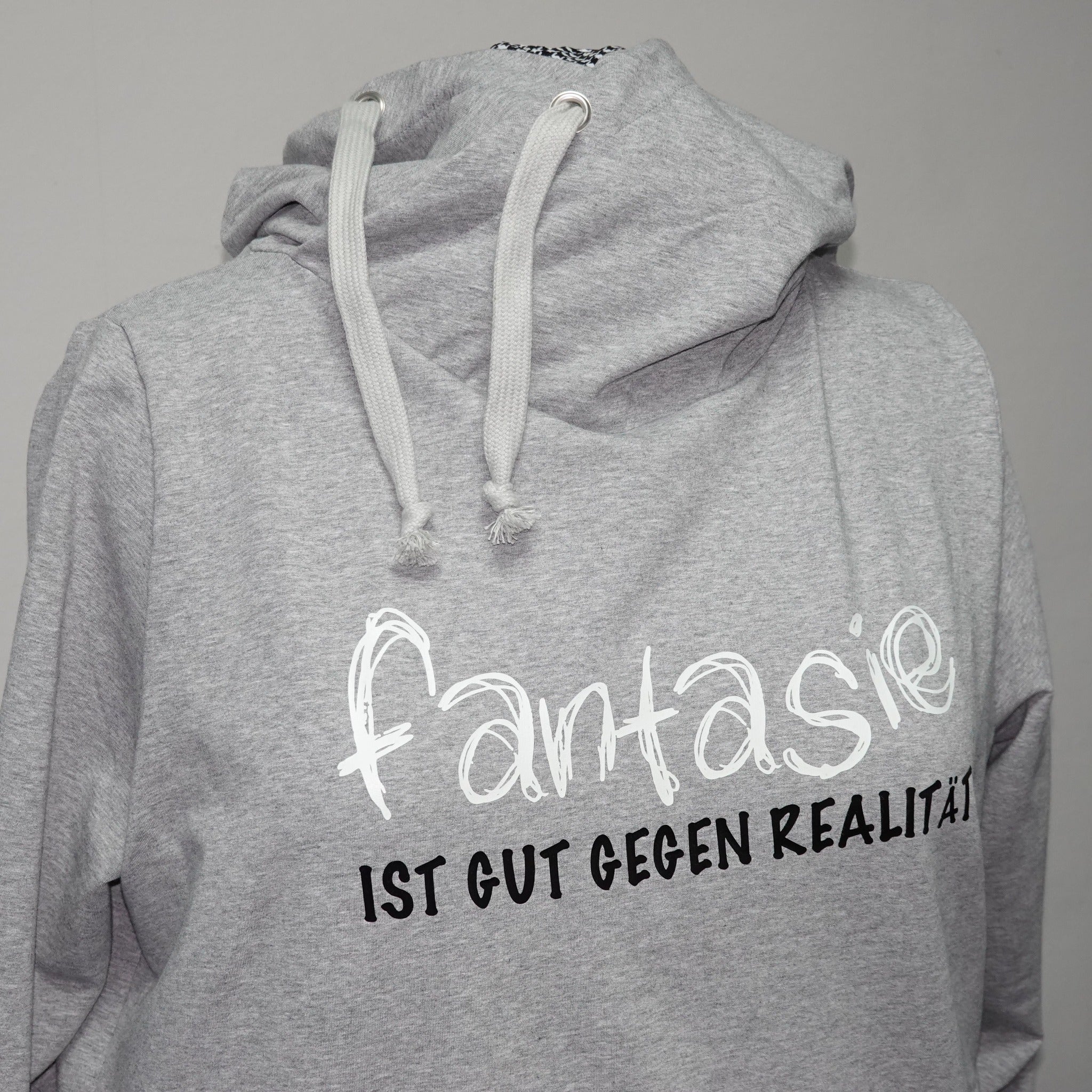 Fantasie ist gut gegen Realität Plotterdatei Plotter Spruch Downloaden plotteridee pullover