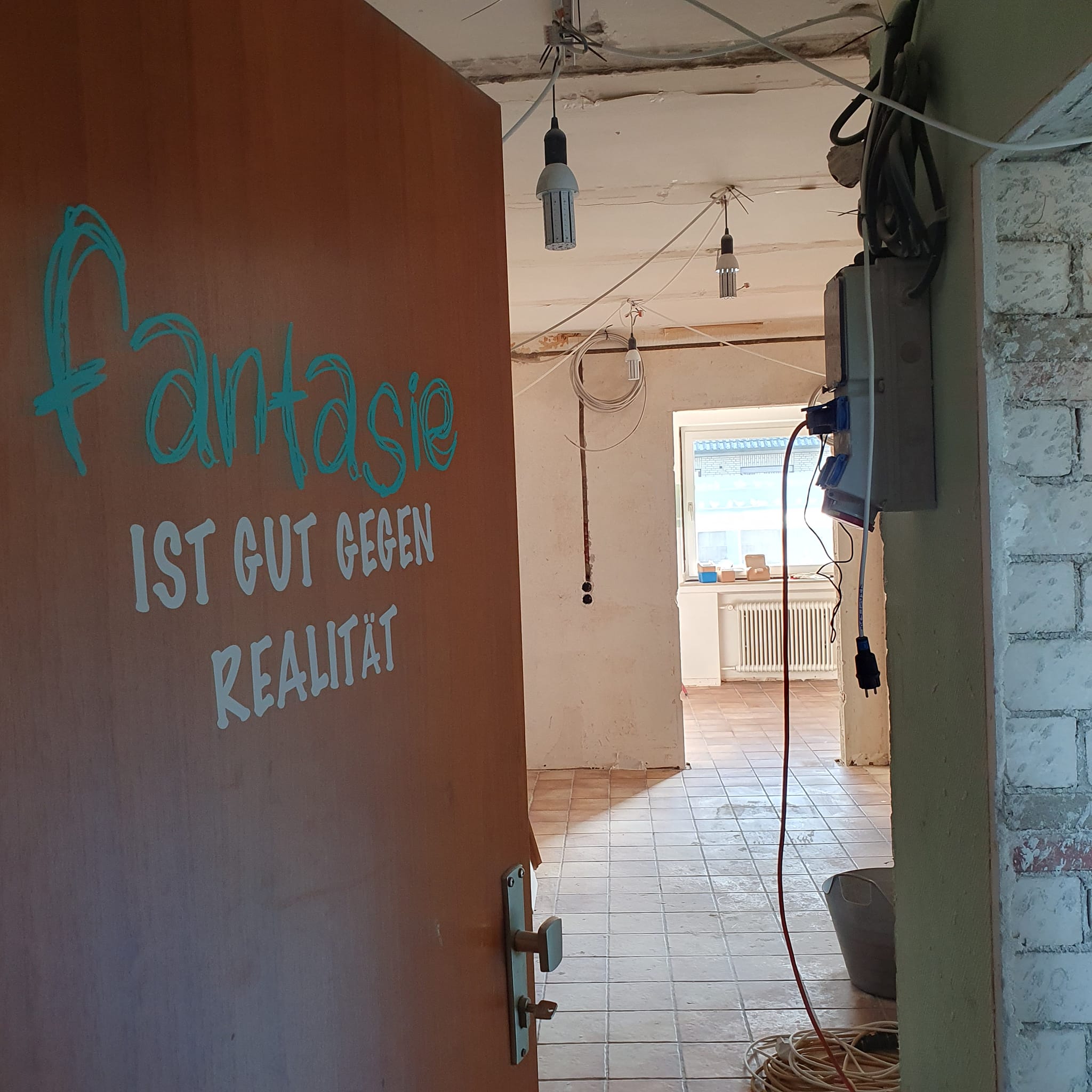 Fantasie ist gut gegen Realität Plotterdatei Plotter Spruch Downloaden plotteridee Wandgestaltung Wand spruch