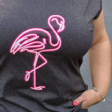 Lade das Bild in den Galerie-Viewer, Flamingo Plotterdatei Plotteridee zum Downloaden
