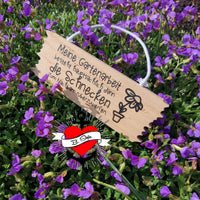 Willkommen in unserem Garten Plotterdatei Gartensprüche Bundle Datei Meine Gartenarbeit besteht hauptsächlich darin die Schnecken zum Nachbarn rüberzuwerfen bstyle