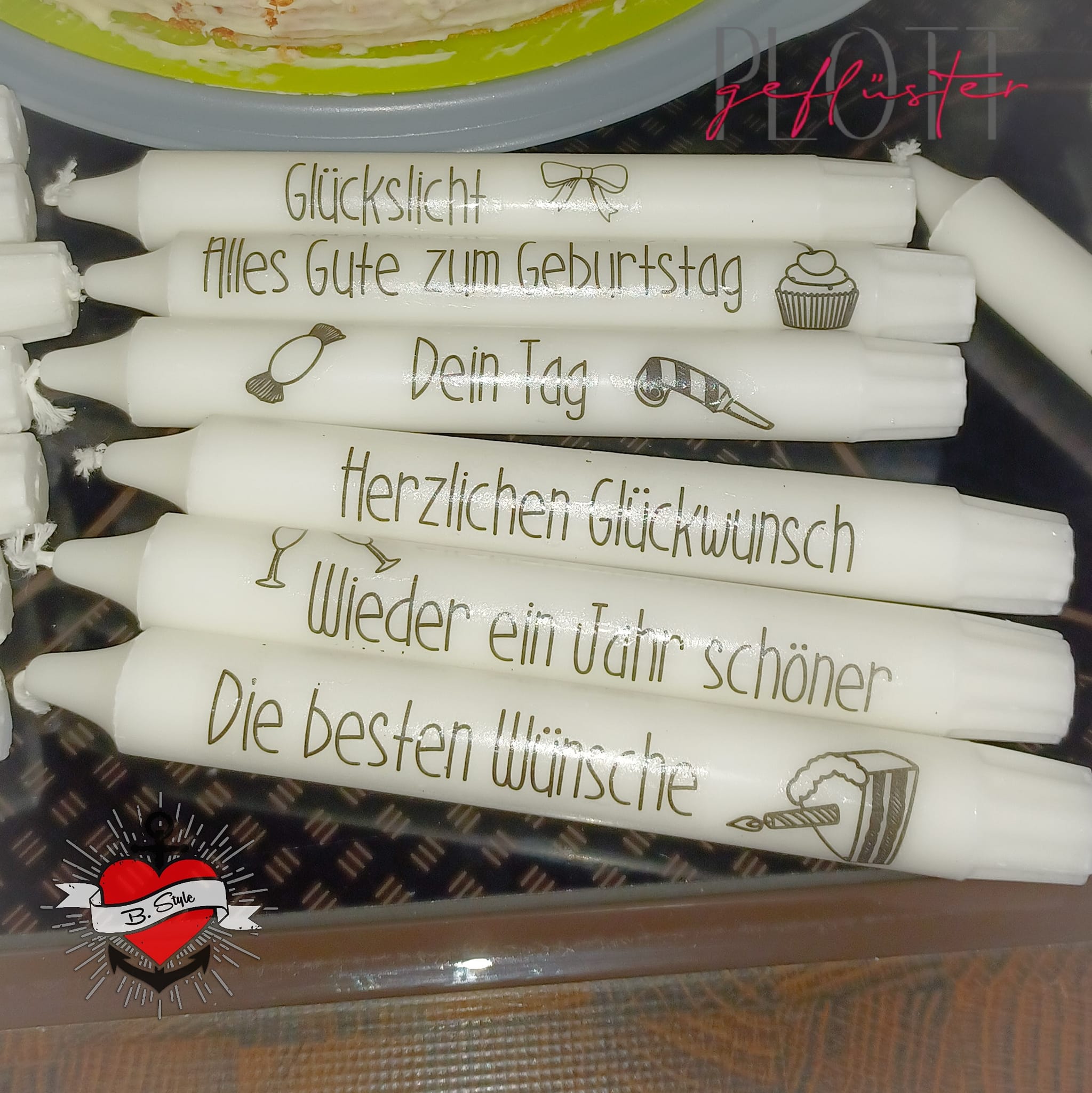 Zeigen Sie kreative Geburtstagskerzen mit liebevollen Sprüchen, ideal für persönliche DIY-Geschenke von easy-sticks, inspiriert von der Geburtstagsgrüße Datei zum Plotten und Drucken.