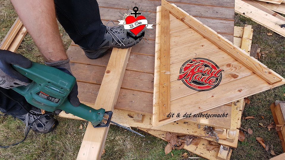 Genuine Handmade rundes Schild geplottet auf Holz