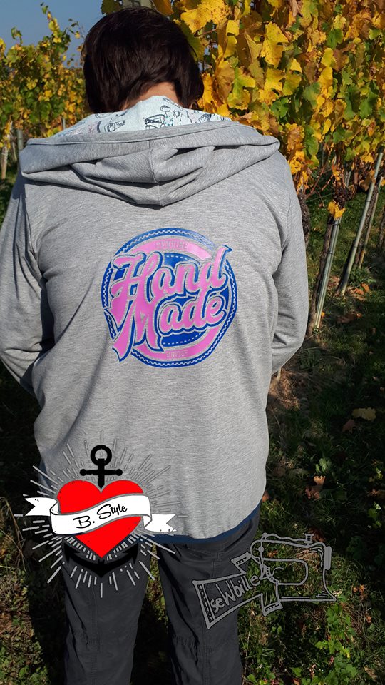 Genuine Handmade rundes Schild geplottet auf Pullover