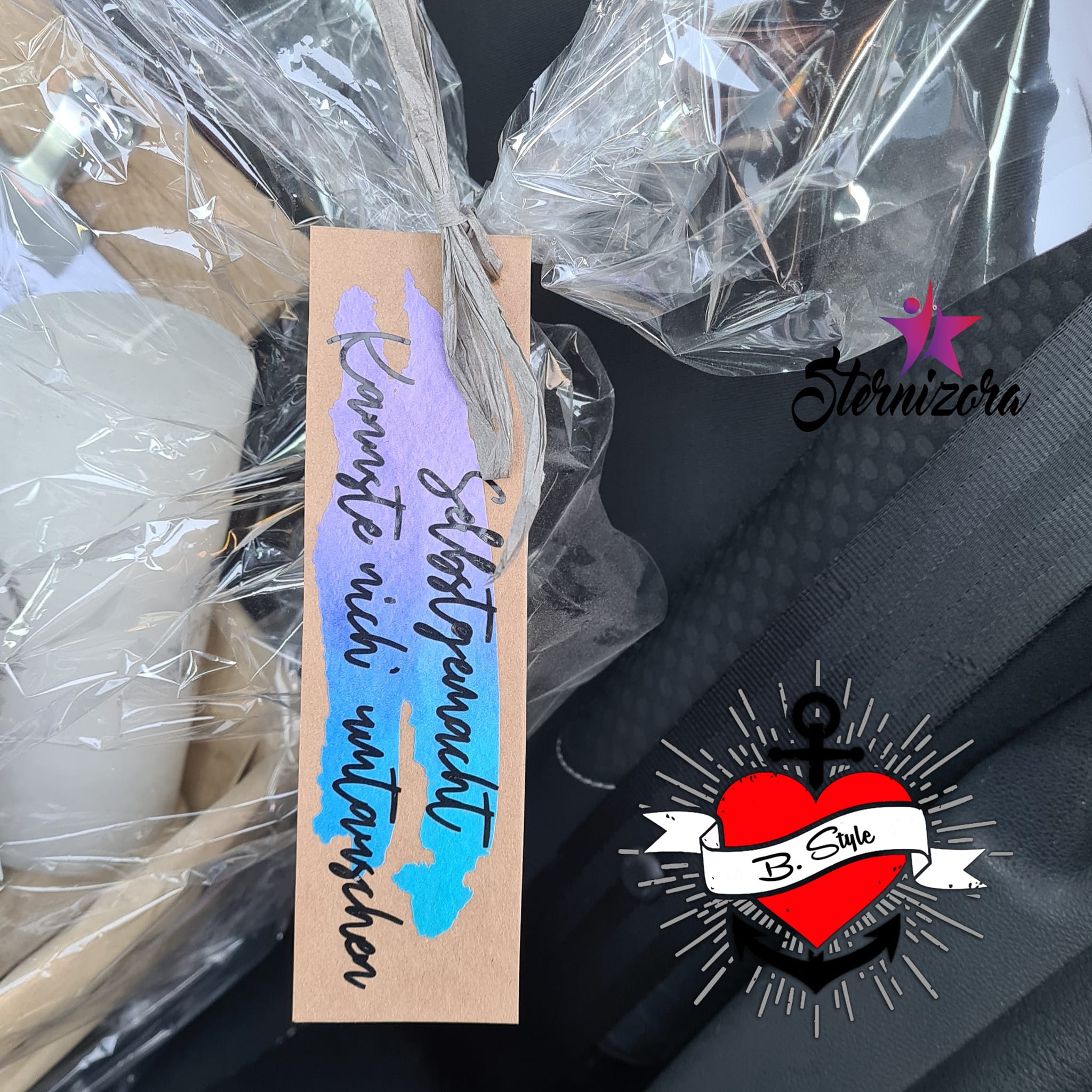 Ein personalisiertes Geschenkanhänger mit dem Spruch "Selbstgemacht kannst du nicht tauschen" von easy-sticks, Teil der Geschenke Sprüche Plotterdatei.