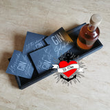 GIN Trinksprüche Plotterdatei von easy-sticks: Ein stilvolles Set mit Drinks und GIN-untersetzer, beinhaltet den Spruch 'Let the evening be GIN', ideal für gemütliche Abende.