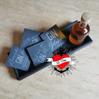 GIN Trinksprüche Plotterdatei von easy-sticks: Ein stilvolles Set mit Drinks und GIN-untersetzer, beinhaltet den Spruch 'Let the evening be GIN', ideal für gemütliche Abende.