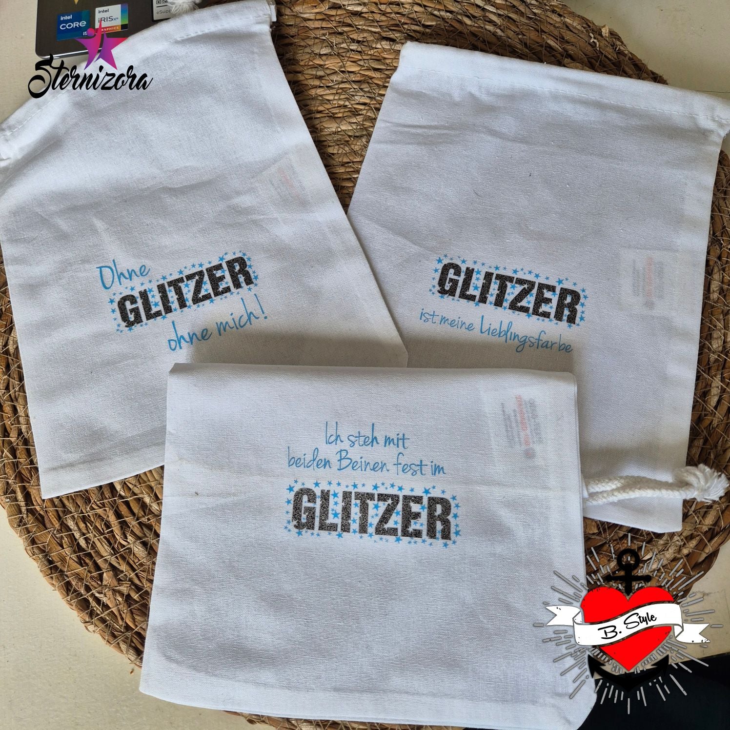Glitzer Plotterideen Plottersprüche Ohne GLITZER ohne mich Mit Glitzer geht alles Ich steh mit beiden Beinen fest im Glitzer Plotter Schlüsselanhänger Idee Geschenkidee