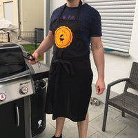 Born to grill Zeichen auf T-Shirt, Mann am Grill