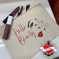 Kosmetiktasche mit dem Titel "Hello Beauty" von easy-sticks, dekoriert mit Lippenstift und Mascara, perfekt für Beauty-Liebhaber und kreative Bastelprojekte.