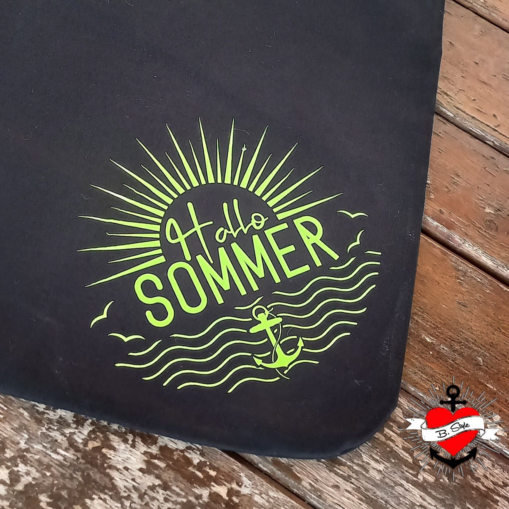 Plotterdatei - Hallo Sommer Beispielfoto auf einer Yogamatte geplottet