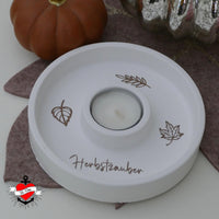 Herbstzeit Sprüche für den Plotter von easy-sticks: Schlichte Teelichtunterlage mit herbstlichem Design, perfekt für eine gemütliche Atmosphäre.