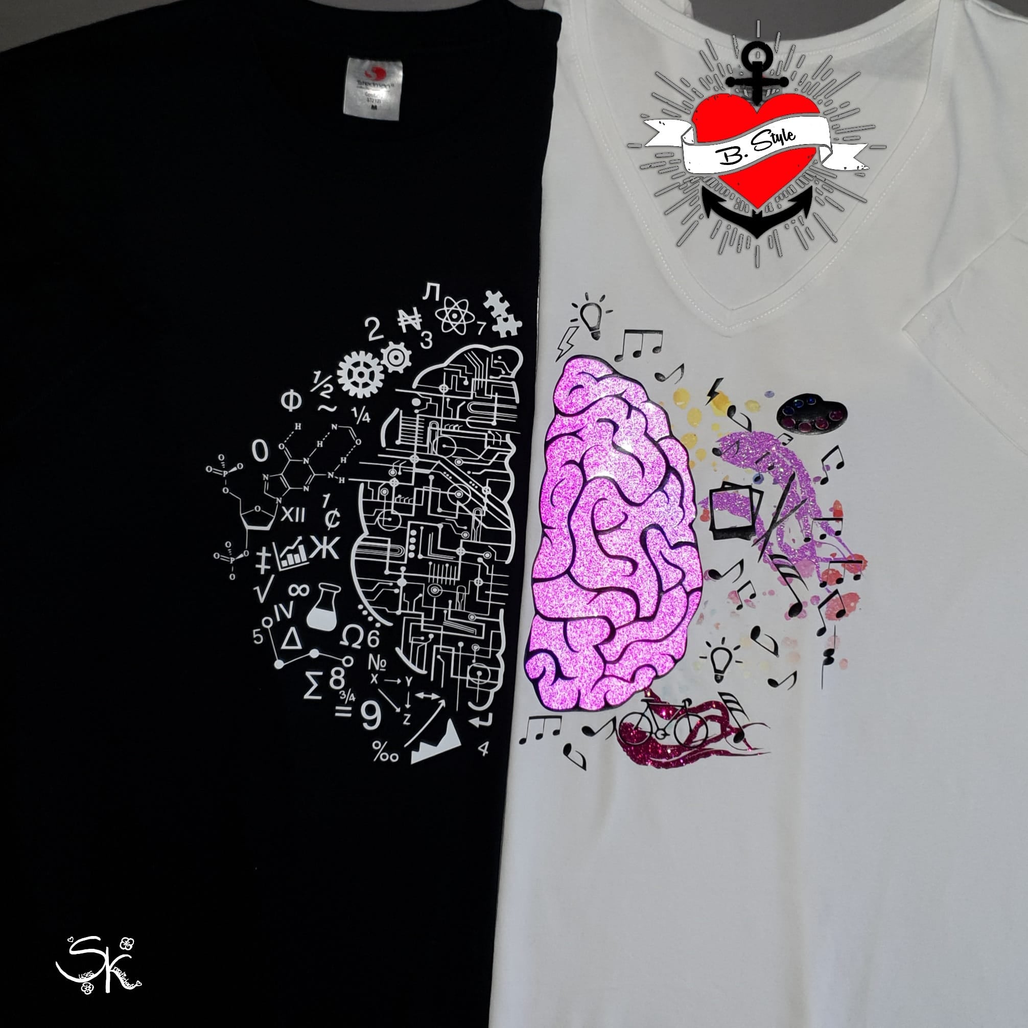 Hirn Plotterdatei von easy-sticks auf einem schwarzen und weißen T-Shirt, das ein faszinierendes Gehirn-Design mit kreativen und wissenschaftlichen Motiven zeigt.