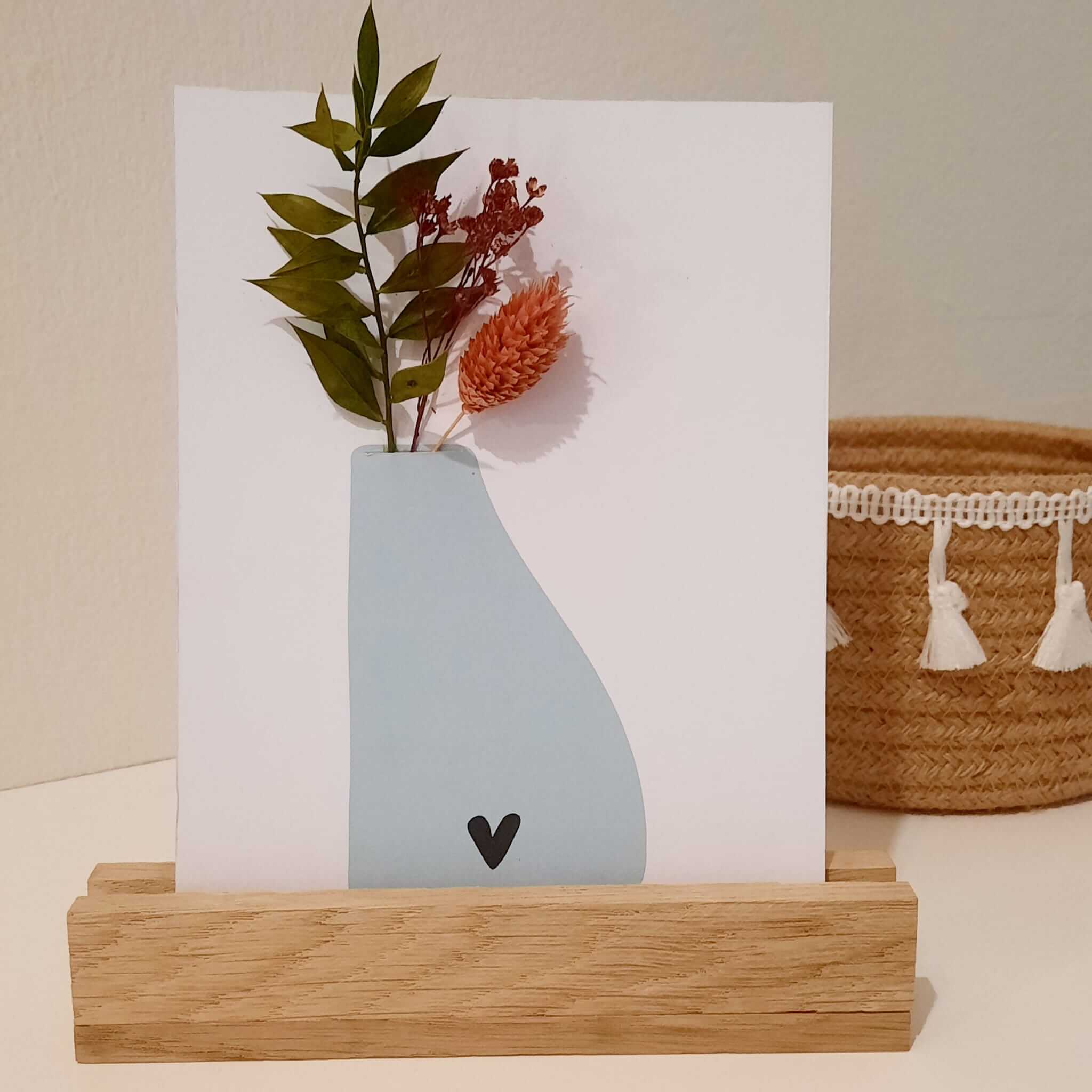 Vase im blauen Design mit getrockneten Blumen, aus der Kollektion von DIY Karten für Anlässe von easy-sticks.