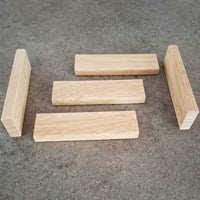 Easy-Sticks 5.0 Mini von Easy-Sticks: Fünf abgerundete Holzstäbchen, ideal für Bastelzwecke. Jede Stange hat eine handliche Länge von 8 cm und eignet sich perfekt für kreative Arbeiten.