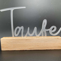 Stylischer Acryl Aufsteller mit dem Schriftzug "Taufe" von Easy-Sticks, perfekt für die Taufe und als festliche Dekoration.