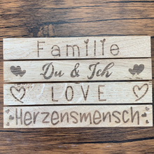 Lade das Bild in den Galerie-Viewer, Familie Du &amp; Ich Love Herzensmensch Klötzchen Easy-Sticks mit Gravur
