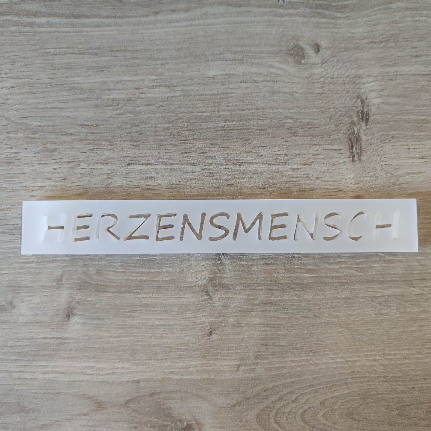 Transparenter acryl Easystick mit aufgeritztem Wort HERZENSMENSCH, ideal für kreative DIY-Projekte von Easy-Sticks.