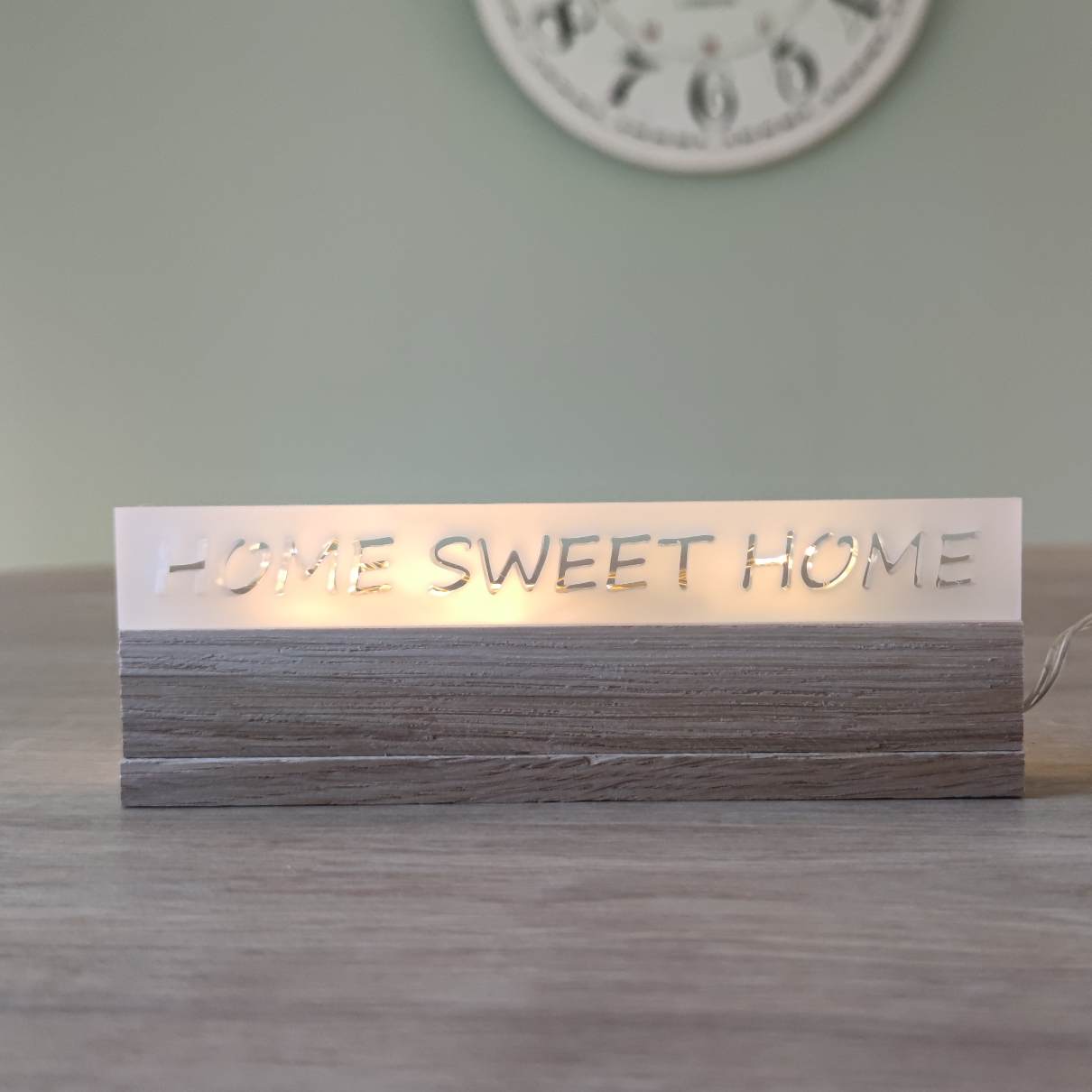 Ansicht eines Acryl Easy-Sticks mit dem Text 'HOME SWEET HOME', ideal für kreative Gestaltungen von Easy-Sticks.