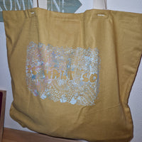 Tote Bag mit "Is halt so" Design von easy-sticks, kreativ gestaltet für individuelle Projekte.