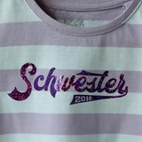 Meilensteine Jahreszahlen Schwester auf T-Shirt 