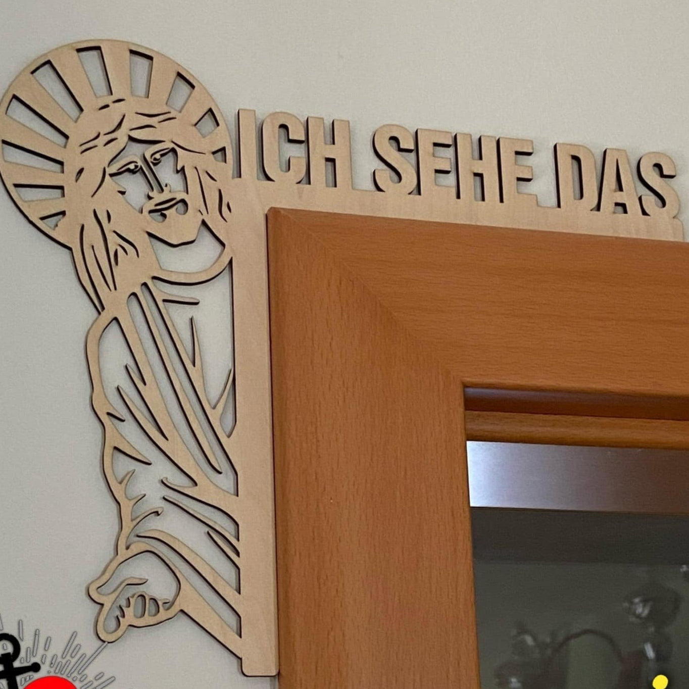 Holzschild mit dem Schriftzug "Ich sehe das" und stilisierter Jesusfigur, von easy-sticks, für kreative Projekte.