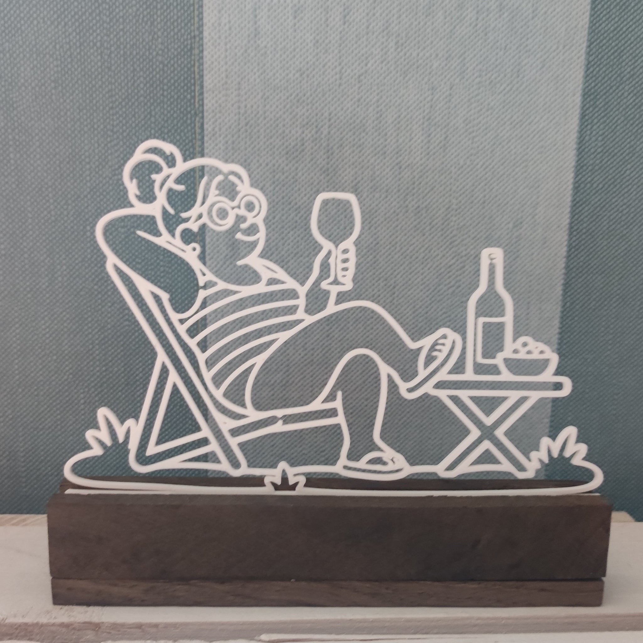 Karla im Liegestuhl – 3D Druckdatei (STL u. 3MF)