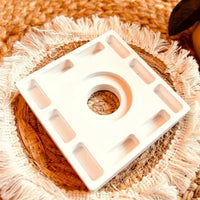 Easy-Sticks Silikon Grundform für Windlicht - Eckig, elegante weiße Silikonform abgebildet, perfekt für die Herstellung von individuellen Windlichtern.