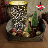 Ein stilvoller Korb mit einer lit-up Sternenlampe und bunten Christbaumkugeln, inspiriert von der Korb DIY Plotterdatei von easy-sticks.