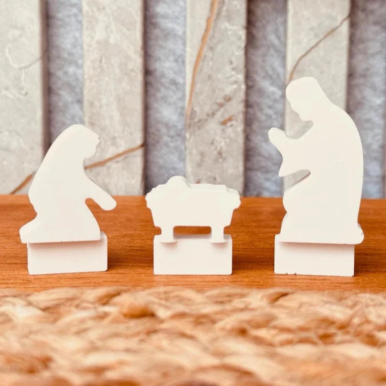 Drei beeindruckende Krippenfiguren in weiß, gegossen aus der Gießform von easy-sticks, perfekt für saisonale Dekoration – Detailgenau, Made in Germany.