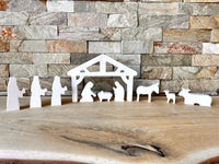 Weihnachtliche Silikon Gießform von easy-sticks, die eine 2-teilige Krippe mit Figuren von Maria, Josef und den drei Königen zeigt. Ideal für kreative Bastelprojekte zur Weihnachtszeit.