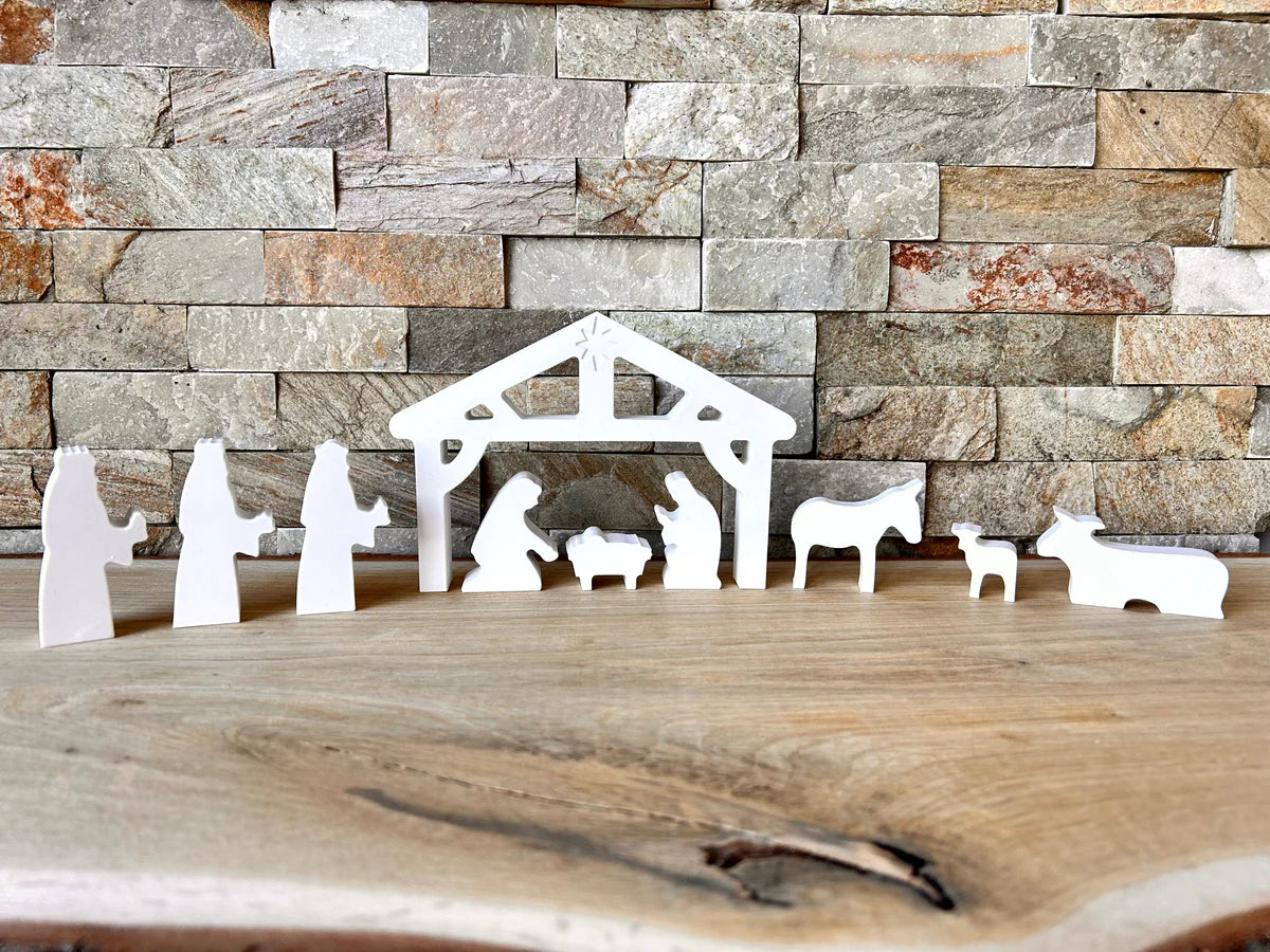 Weihnachtliche Silikon Gießform von easy-sticks, die eine 2-teilige Krippe mit Figuren von Maria, Josef und den drei Königen zeigt. Ideal für kreative Bastelprojekte zur Weihnachtszeit.