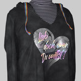 Stylisches Hoodie mit Herzen und dem Schriftzug "Lieb doch wen du willst" von easy-sticks, ideal für kreative Bastelprojekte und DIY-Ideen.