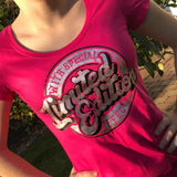 Leuchtendes pinkes T-Shirt mit dem Aufdruck 'Limited Edition' von easy-sticks, ideal für einzigartige Freizeitoutfits
