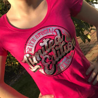 Leuchtendes pinkes T-Shirt mit dem Aufdruck 'Limited Edition' von easy-sticks, ideal für einzigartige Freizeitoutfits