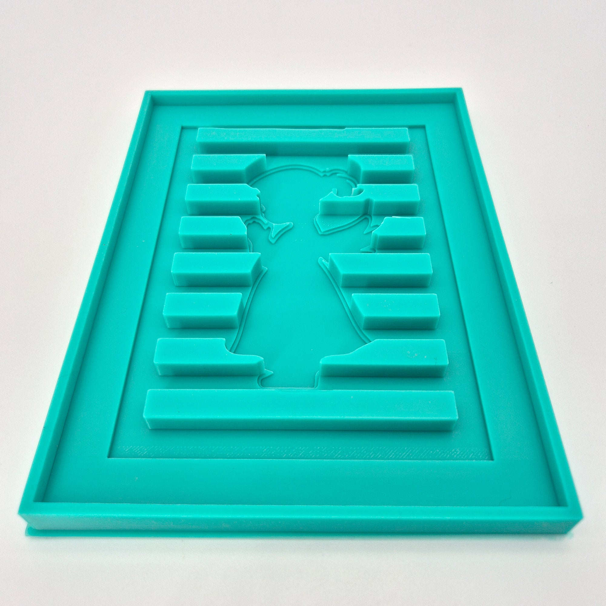 Silikonform - Engel Laterne Seitenteil gegossen und in Easy-Sticks Rahmen eingeklebt