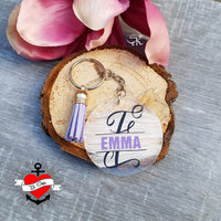 Personalisierter Schlüsselanhänger mit dem Monogram "E" von easy-sticks, der einen eleganten Touch verleiht und individuell gestaltet werden kann.