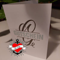 Eine elegante Gutschein-Karte mit dem Monogram 'G', ideal für persönliche Geschenke, erstellt mit der Monogram 'G' Plotterdatei von easy-sticks.