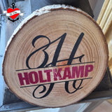 Monogramm 'H' Plotterdatei von easy-sticks, verwendet auf einem Rinderholz mit elegantem Design und personalisierter Gravur.